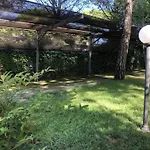 Beautiful Near The * Бібіоне